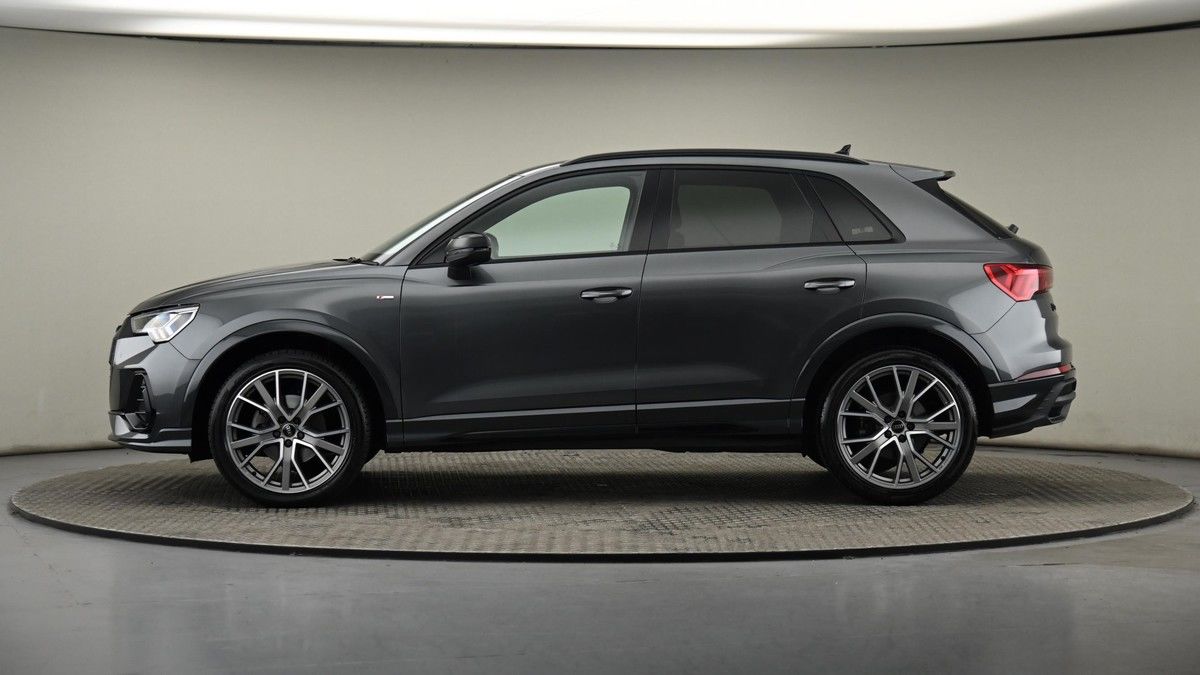 Audi Q3 Image 23