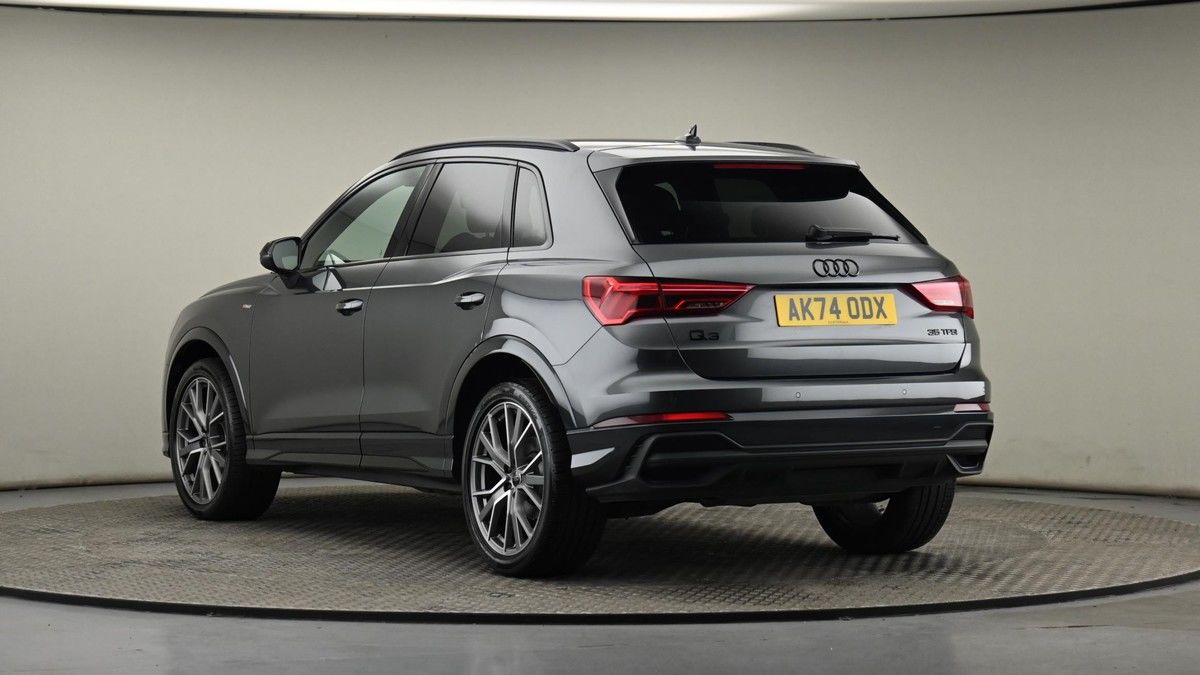 Audi Q3 Image 24