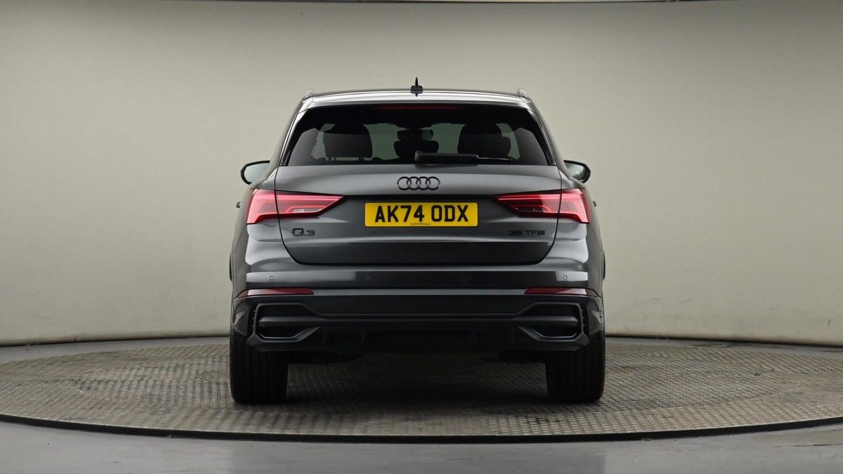 Audi Q3 Image 25