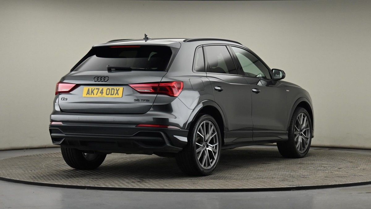 Audi Q3 Image 26