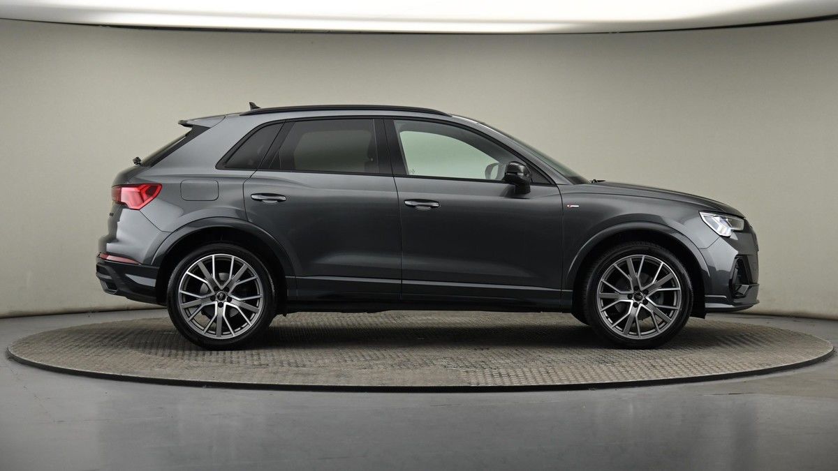 Audi Q3 Image 27