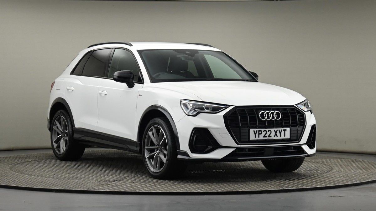 Audi Q3 Sticky Header Image