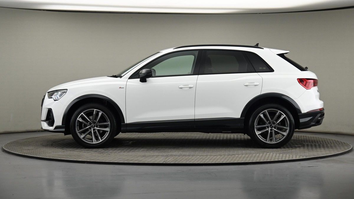 Audi Q3 Image 23