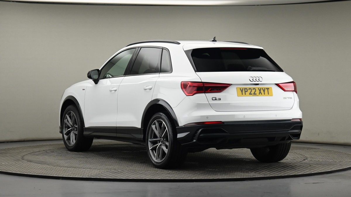 Audi Q3 Image 24