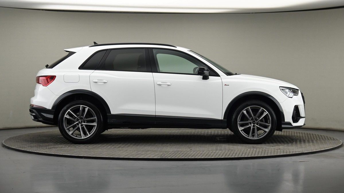 Audi Q3 Image 27