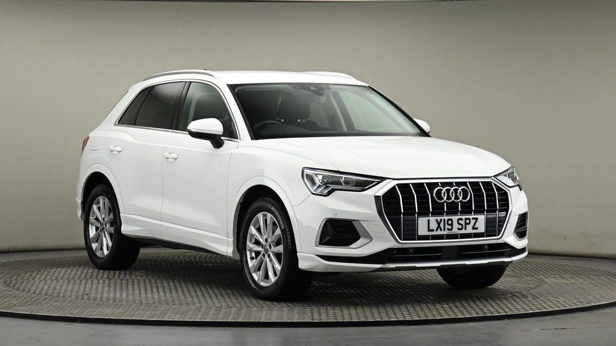 Audi Q3 Sticky Header Image