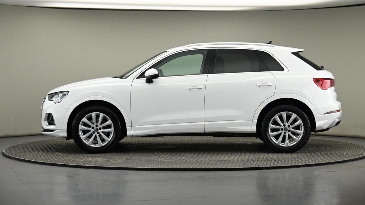 Audi Q3 Image 23