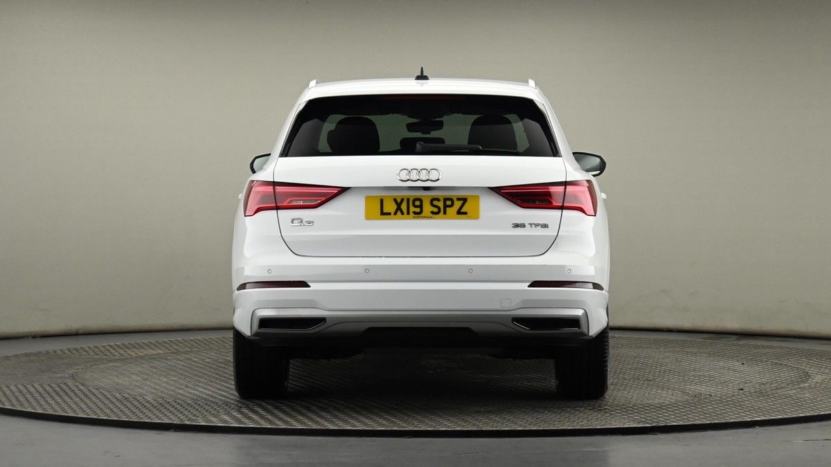 Audi Q3 Image 25