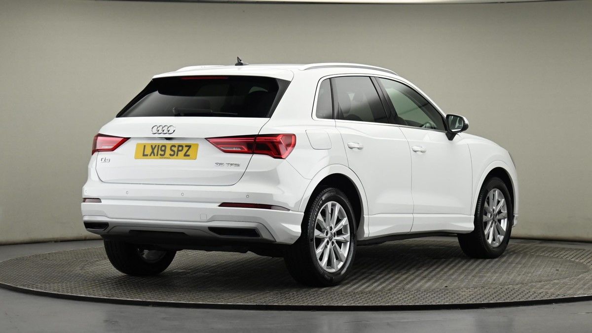 Audi Q3 Image 26