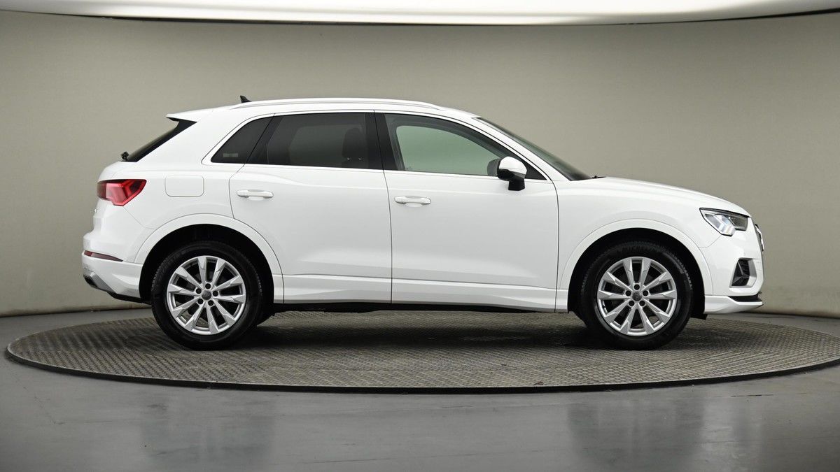 Audi Q3 Image 27