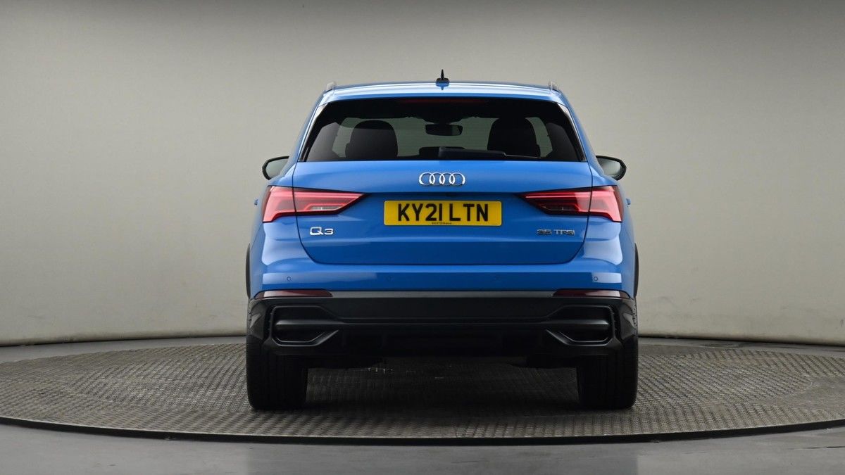 Audi Q3 Image 25