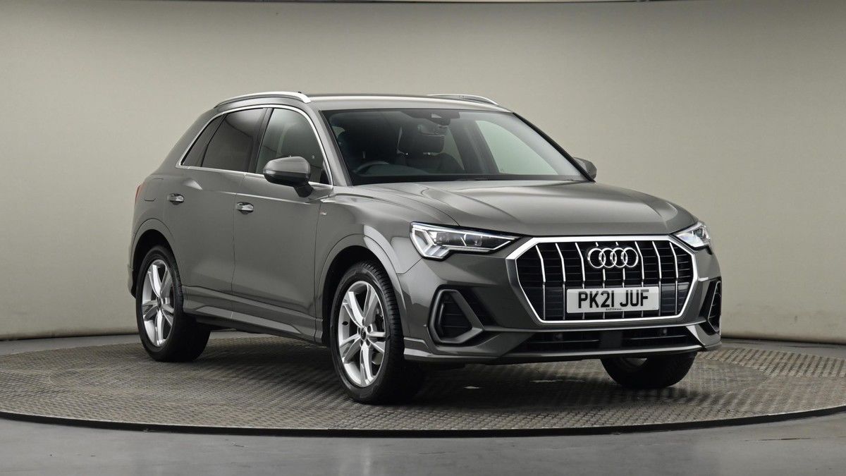 Audi Q3 Sticky Header Image