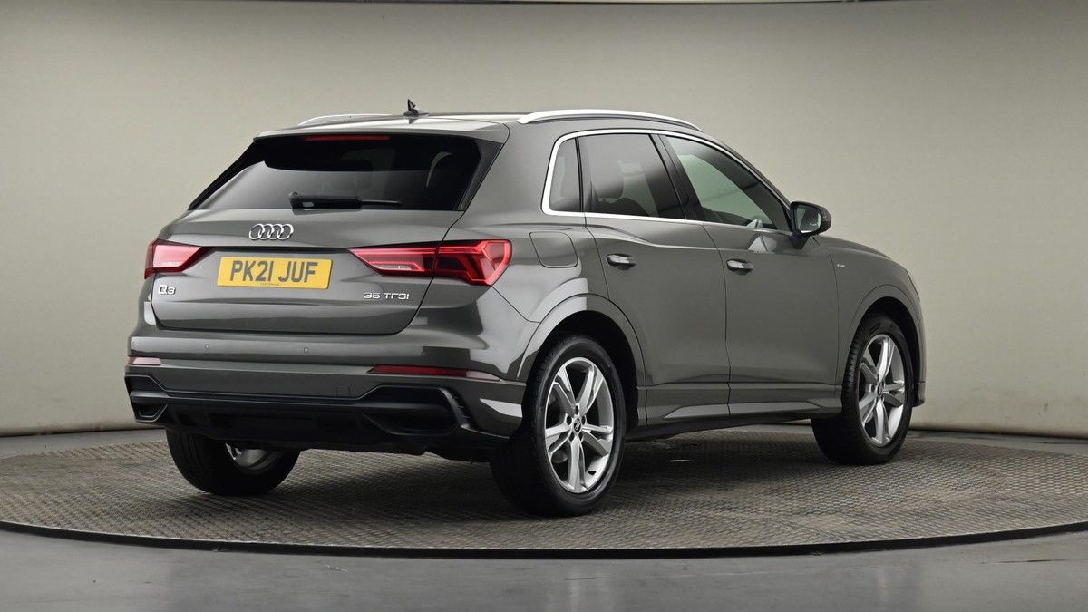Audi Q3 Image 26