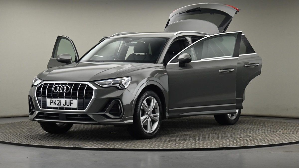 Audi Q3 Image 28