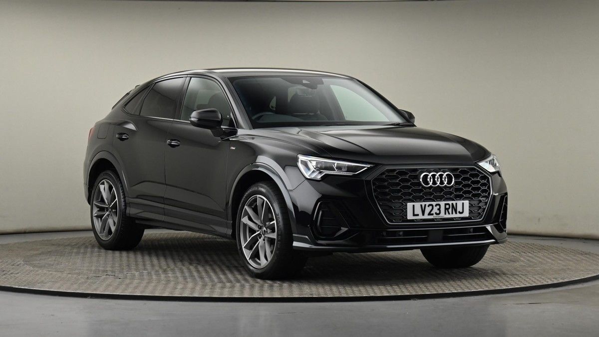 Audi Q3 Sticky Header Image