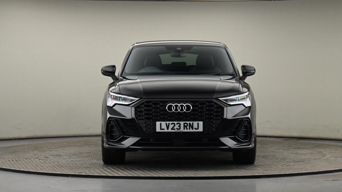 Audi Q3 Image 20