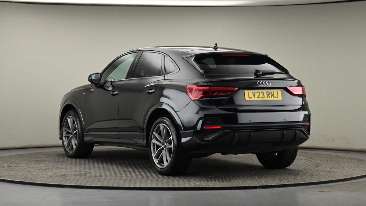 Audi Q3 Image 23