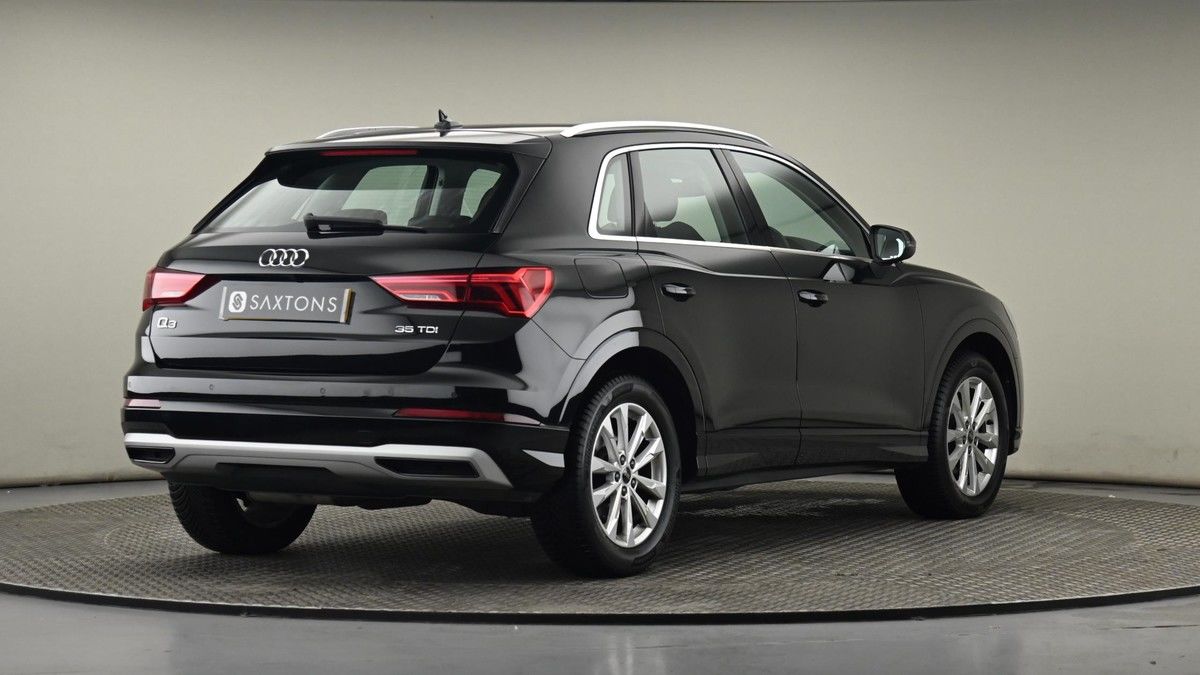 Audi Q3 Image 26