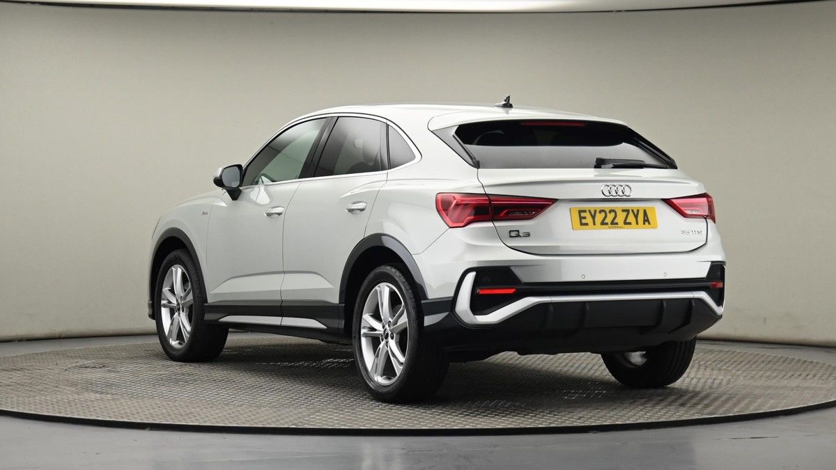 Audi Q3 Image 24