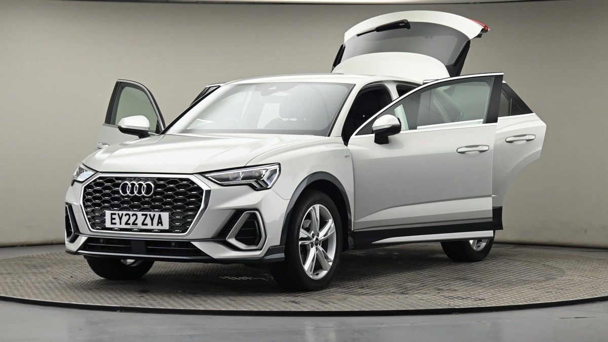 Audi Q3 Image 28