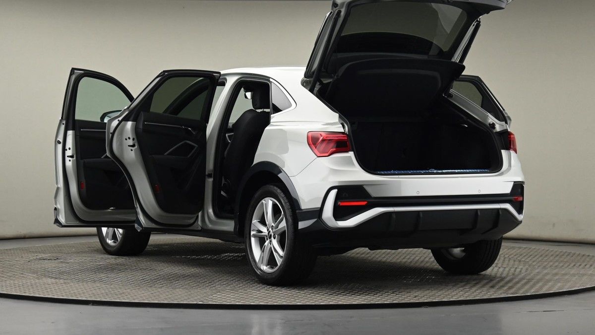 Audi Q3 Image 29