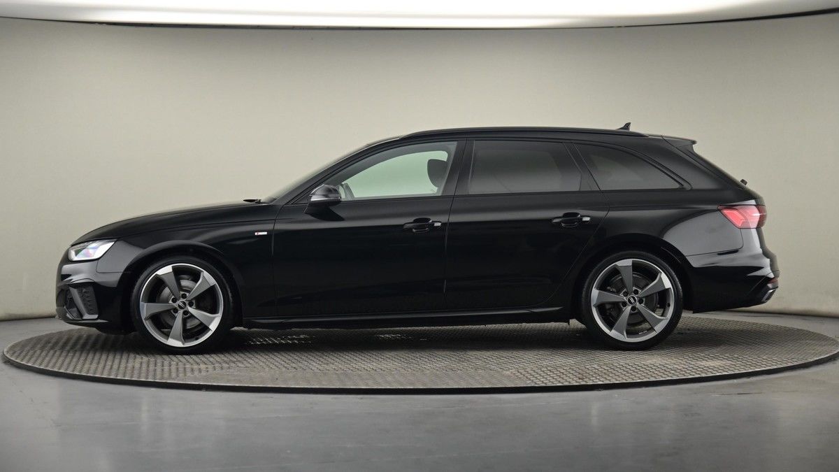 Audi A4 Avant Image 22