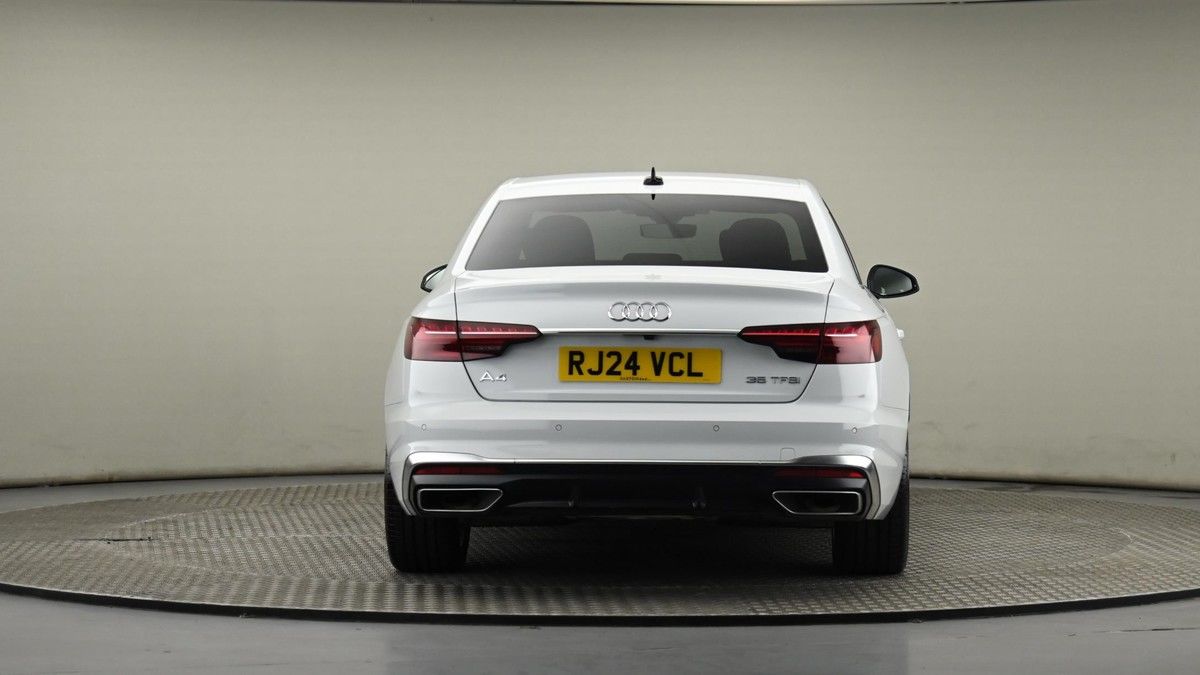 Audi A4 Image 25