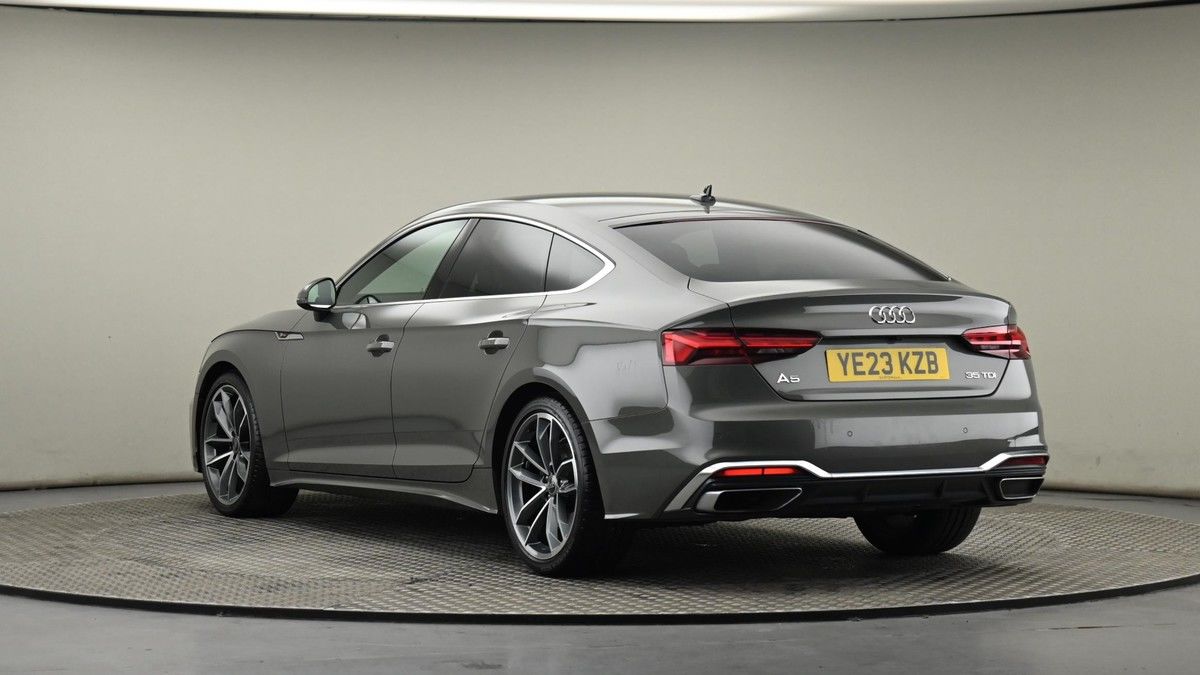Audi A5 Image 24