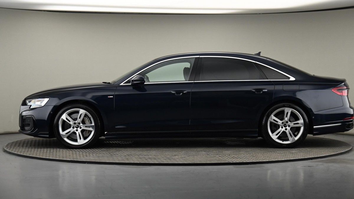 Audi A8 Image 22