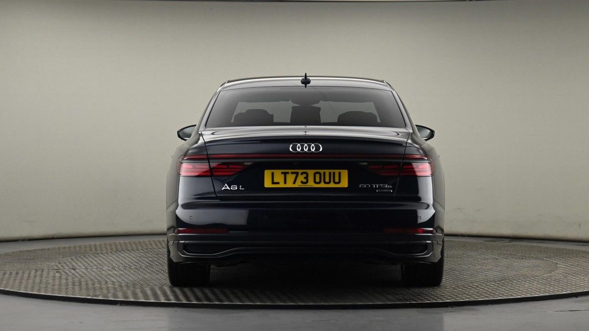 Audi A8 Image 24