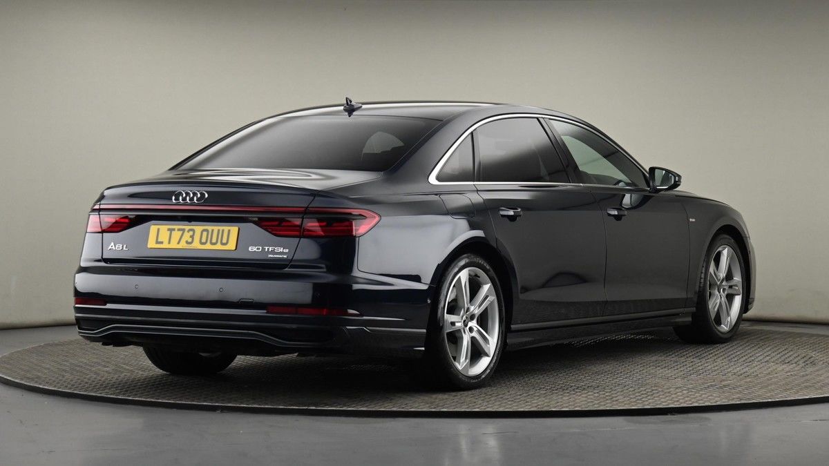 Audi A8 Image 25