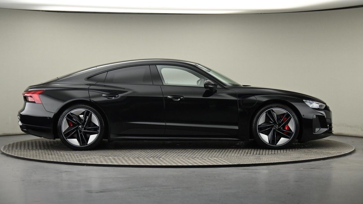 Audi RS e-tron GT Image 27