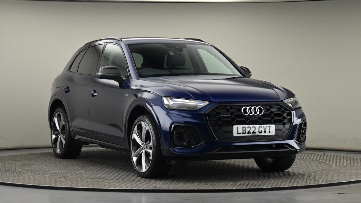 Audi Q5 Sticky Header Image