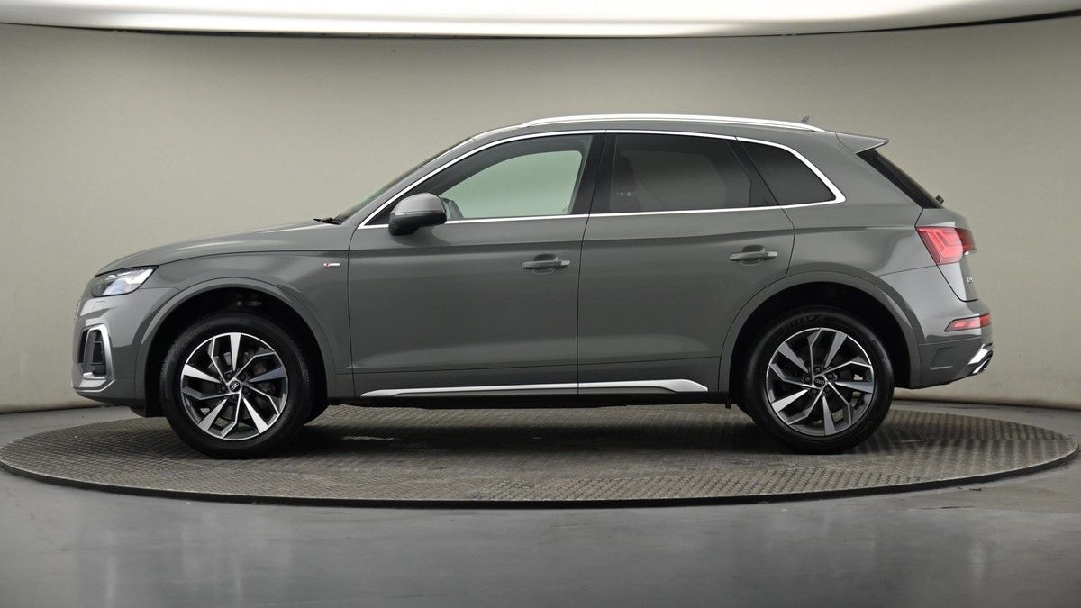 Audi Q5 Image 22