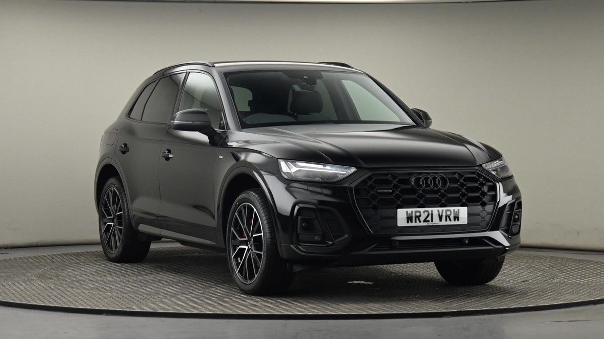 Audi Q5 Sticky Header Image