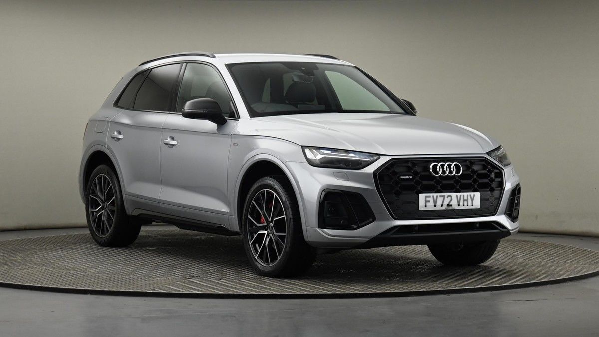 Audi Q5 Sticky Header Image