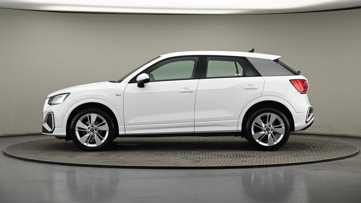 Audi Q2 Image 22