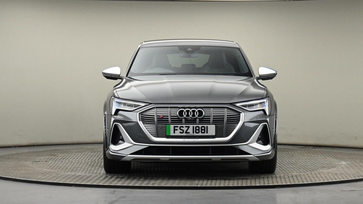 Audi e-tron S Image 20
