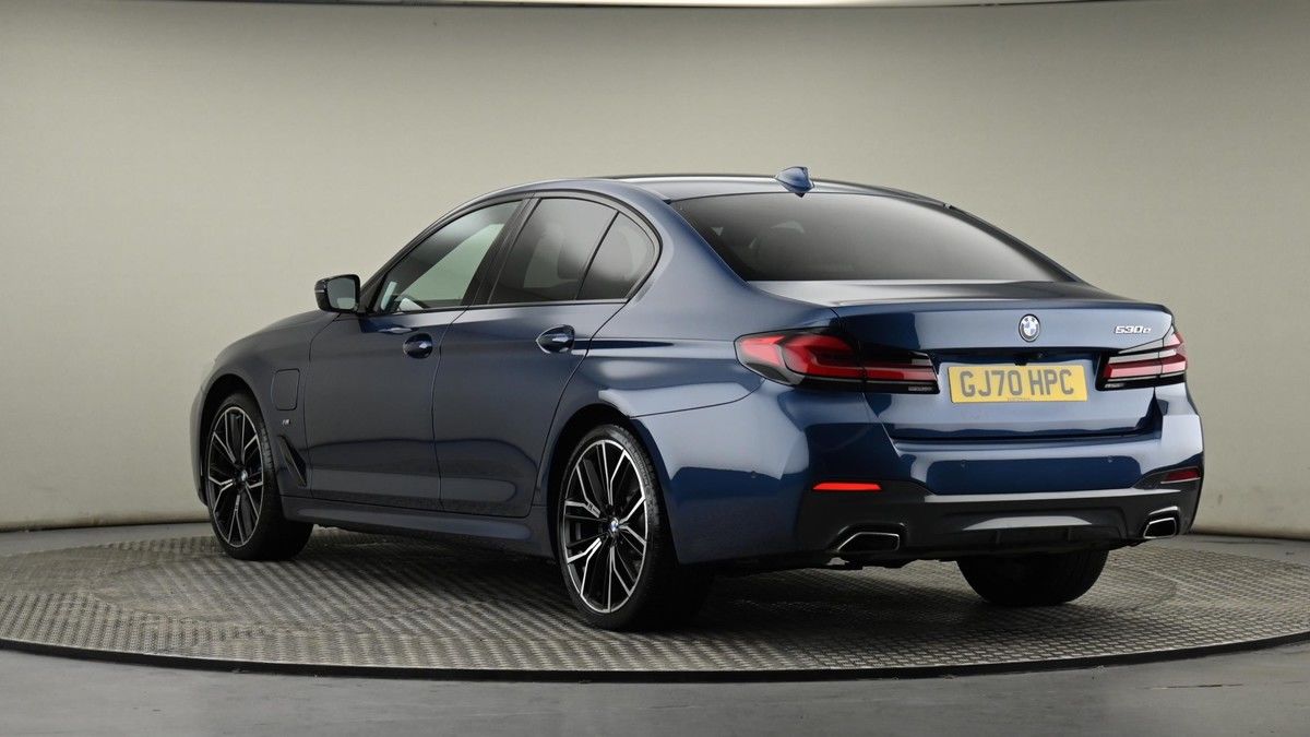 BMW 5 Series Image 24