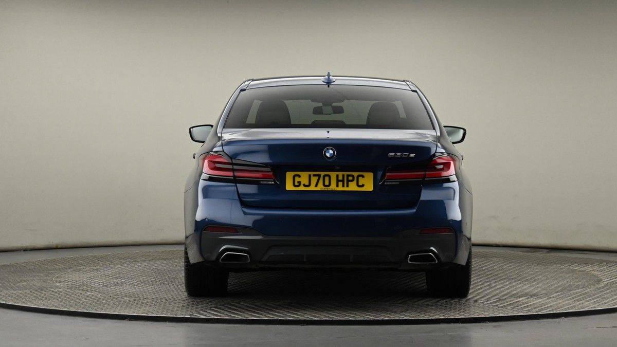 BMW 5 Series Image 25
