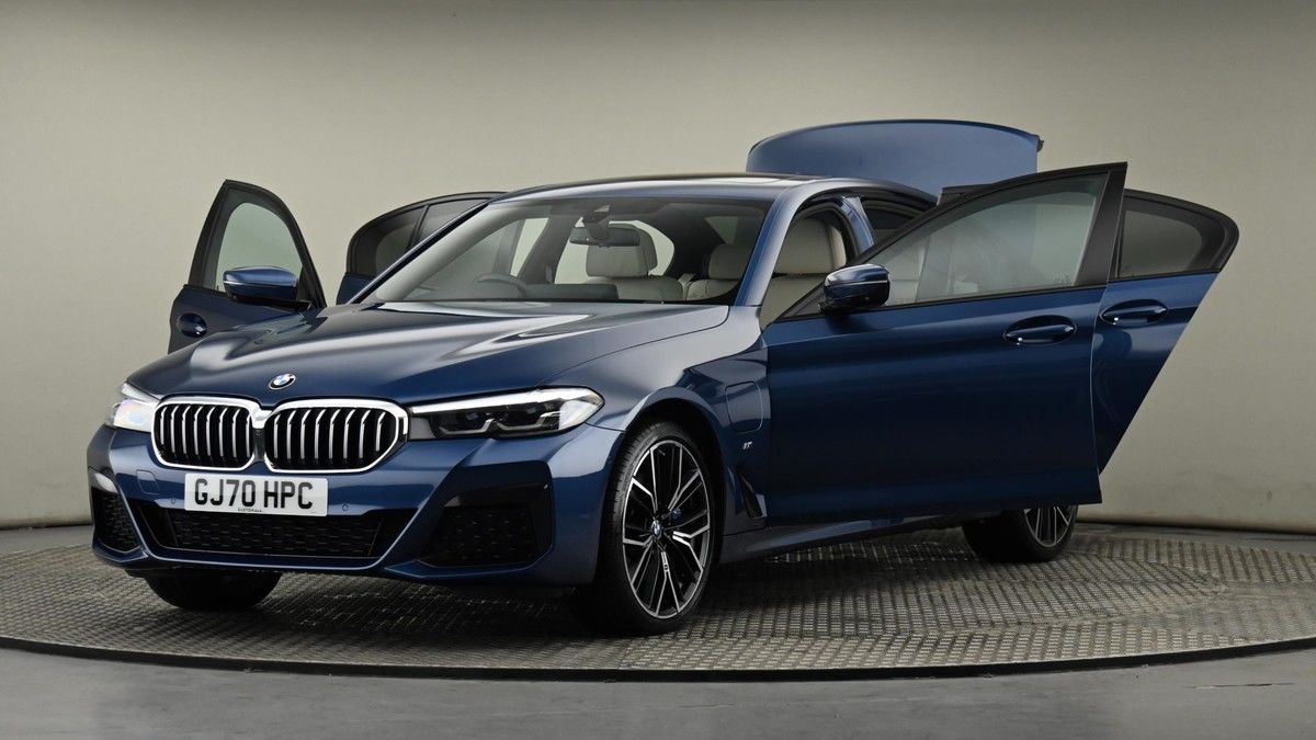 BMW 5 Series Image 28