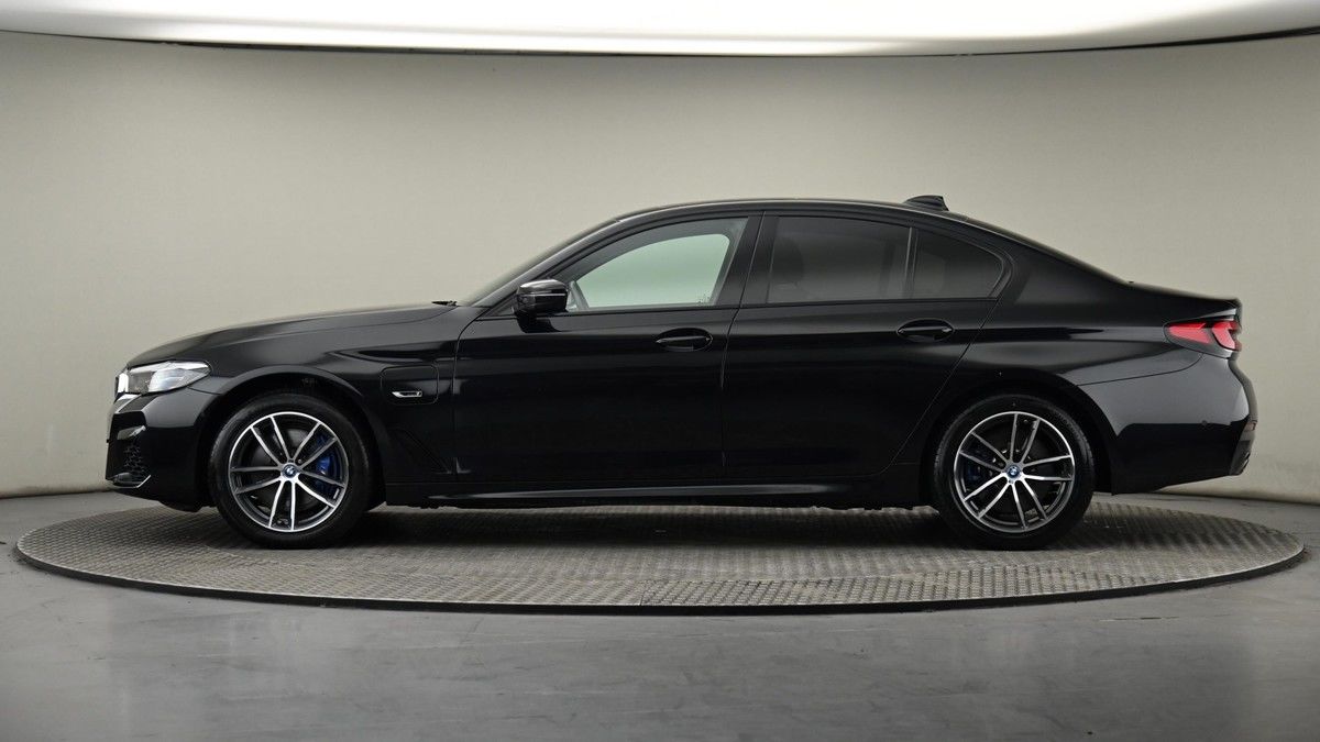 BMW 5 Series Image 23