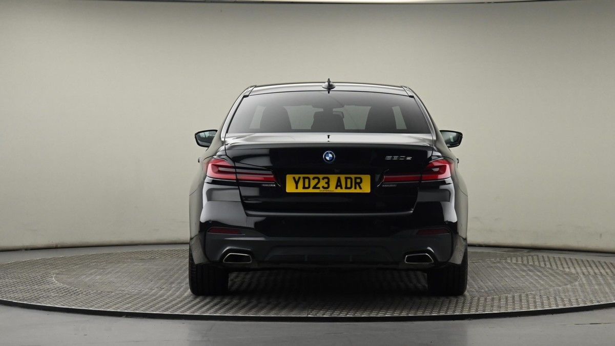 BMW 5 Series Image 25