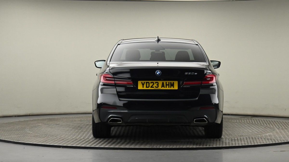 BMW 5 Series Image 25