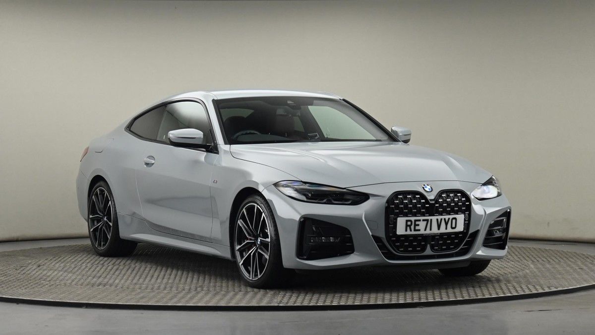 BMW 4 Series Sticky Header Image