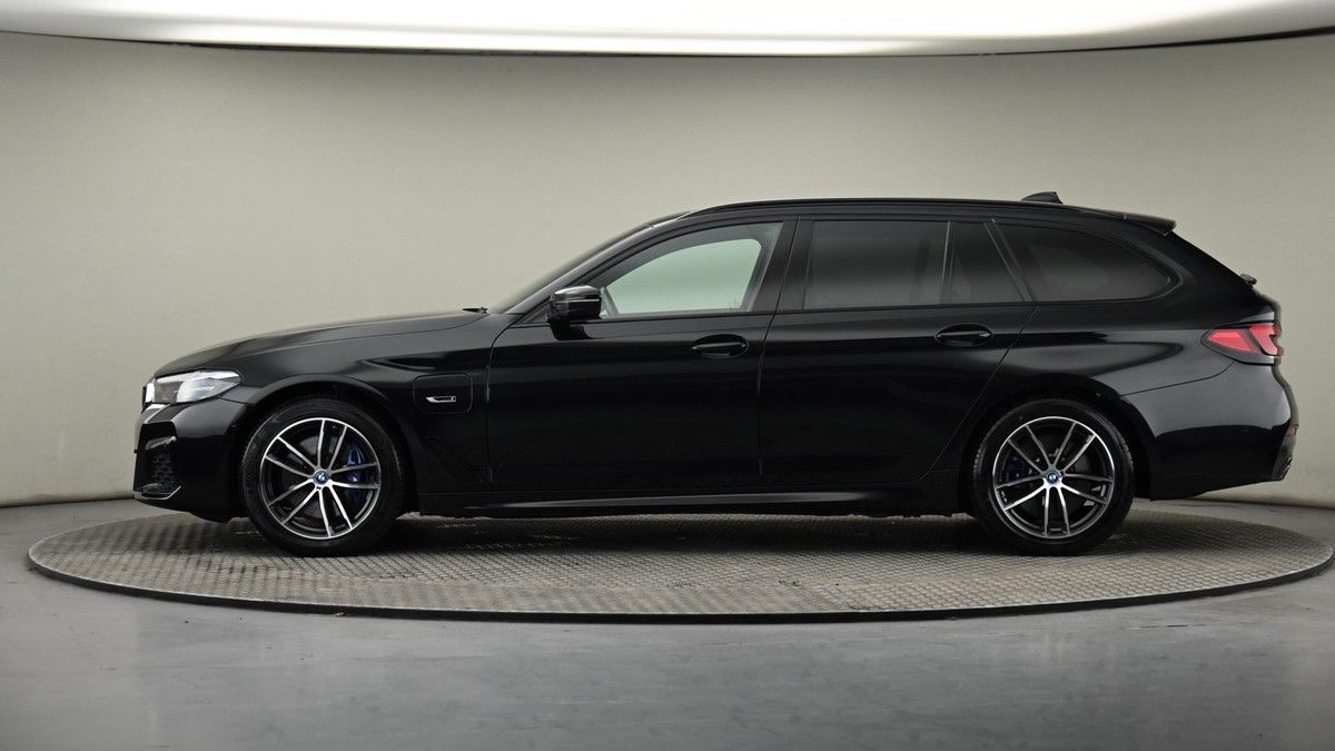 BMW 5 Series Image 23