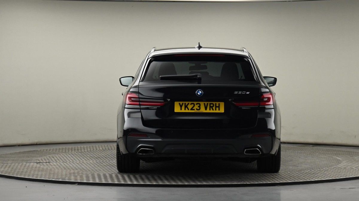 BMW 5 Series Image 25