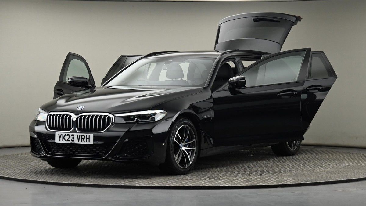 BMW 5 Series Image 28