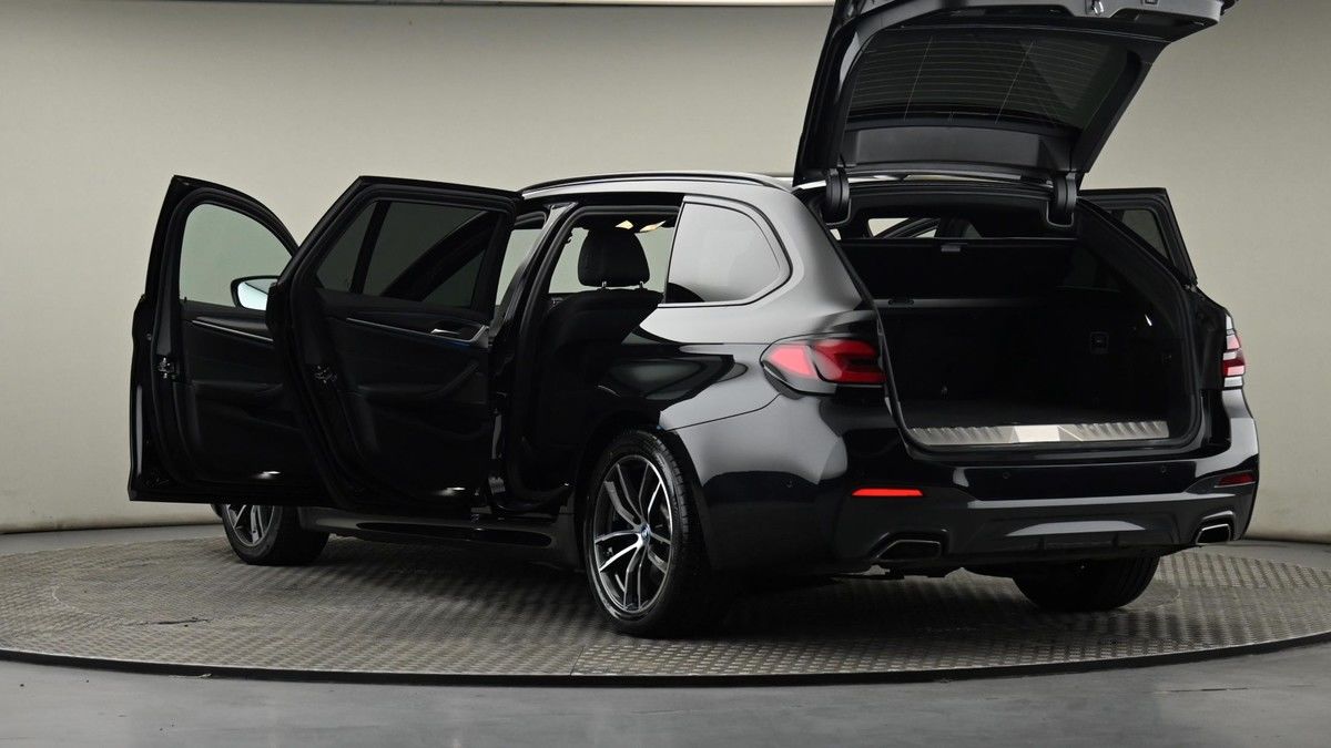BMW 5 Series Image 29