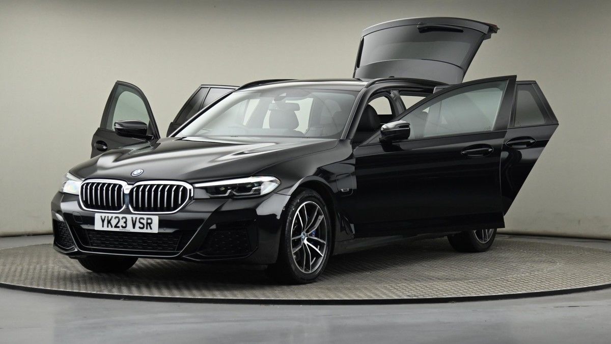 BMW 5 Series Image 28